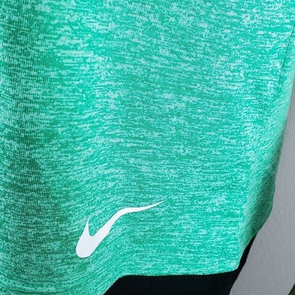 Nike Green Heathered T-Shirt  - Picture 4 of 5